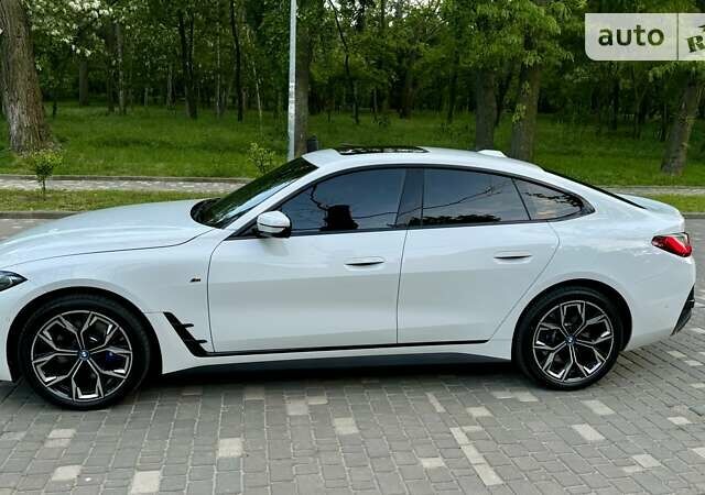 Коричневий БМВ i4, об'ємом двигуна 0 л та пробігом 1 тис. км за 49200 $, фото 4 на Automoto.ua