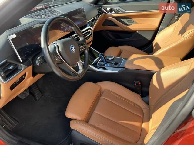 Красный БМВ i4, объемом двигателя 0 л и пробегом 35 тыс. км за 36700 $, фото 6 на Automoto.ua