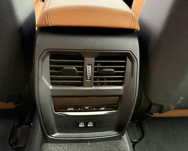 БМВ i4, объемом двигателя 0 л и пробегом 45 тыс. км за 27500 $, фото 13 на Automoto.ua