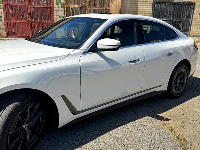 БМВ i4, объемом двигателя 0.4 л и пробегом 0 тыс. км за 48000 $, фото 5 на Automoto.ua