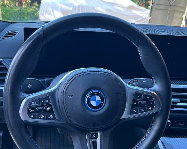 Серый БМВ i4, объемом двигателя 0 л и пробегом 36 тыс. км за 45999 $, фото 12 на Automoto.ua