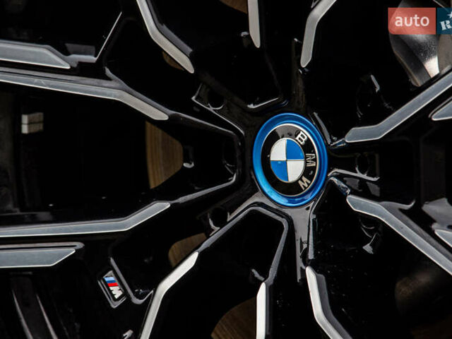 Серый БМВ i4, объемом двигателя 0 л и пробегом 15 тыс. км за 37900 $, фото 8 на Automoto.ua