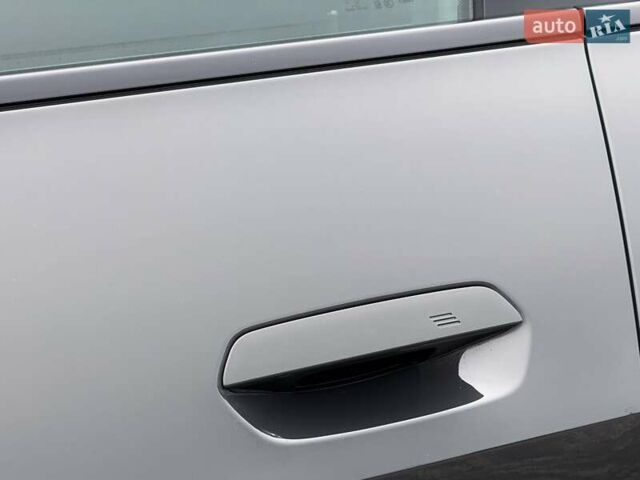 Сірий БМВ i4, об'ємом двигуна 0 л та пробігом 52 тис. км за 47999 $, фото 16 на Automoto.ua