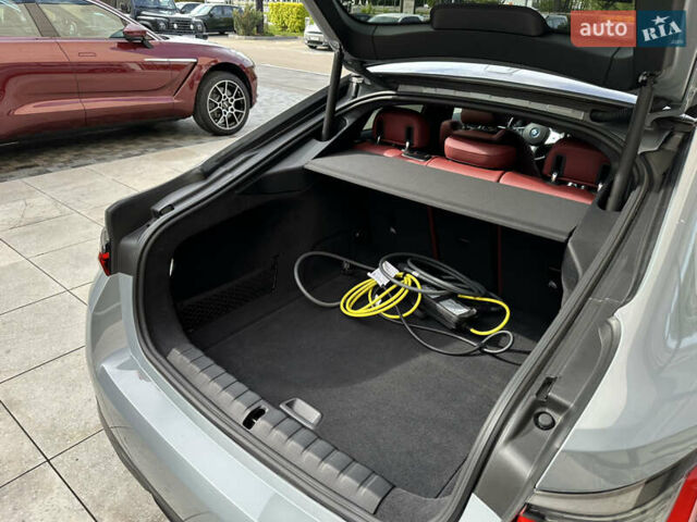 Серый БМВ i4, объемом двигателя 0 л и пробегом 73 тыс. км за 43700 $, фото 51 на Automoto.ua