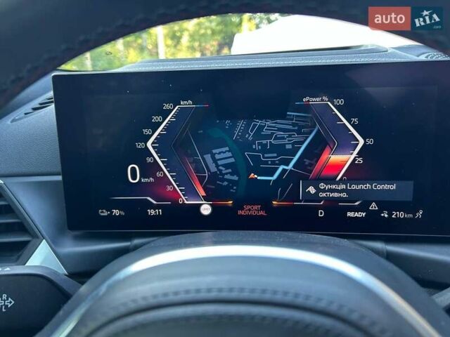 Серый БМВ i4, объемом двигателя 0 л и пробегом 36 тыс. км за 45999 $, фото 23 на Automoto.ua