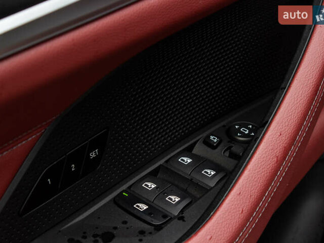 Серый БМВ i4, объемом двигателя 0 л и пробегом 15 тыс. км за 37900 $, фото 61 на Automoto.ua