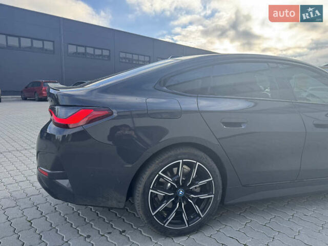 Серый БМВ i4, объемом двигателя 0 л и пробегом 22 тыс. км за 39500 $, фото 8 на Automoto.ua