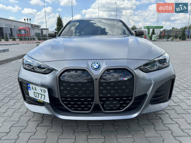 Серый БМВ i4, объемом двигателя 0 л и пробегом 28 тыс. км за 50500 $, фото 4 на Automoto.ua