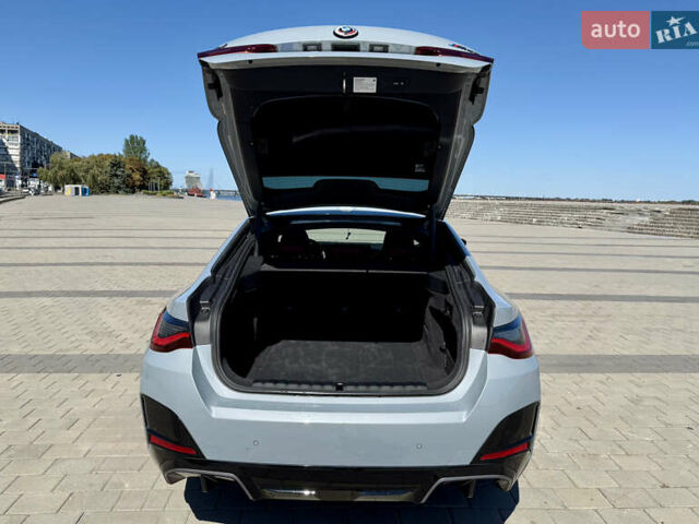 Серый БМВ i4, объемом двигателя 0 л и пробегом 34 тыс. км за 46500 $, фото 14 на Automoto.ua