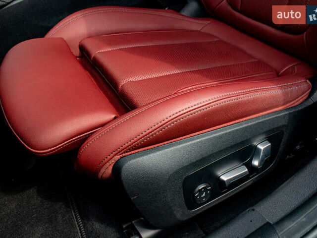 Серый БМВ i4, объемом двигателя 0 л и пробегом 15 тыс. км за 37900 $, фото 52 на Automoto.ua