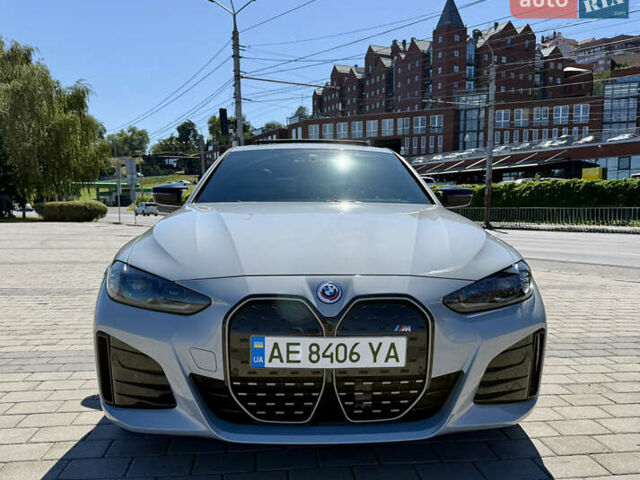 Серый БМВ i4, объемом двигателя 0 л и пробегом 34 тыс. км за 46500 $, фото 1 на Automoto.ua