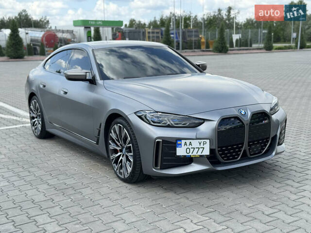 Серый БМВ i4, объемом двигателя 0 л и пробегом 28 тыс. км за 50500 $, фото 5 на Automoto.ua