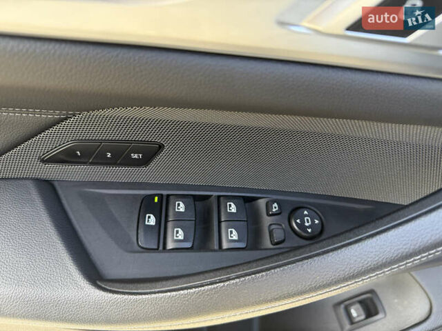 Серый БМВ i4, объемом двигателя 0 л и пробегом 26 тыс. км за 41499 $, фото 44 на Automoto.ua
