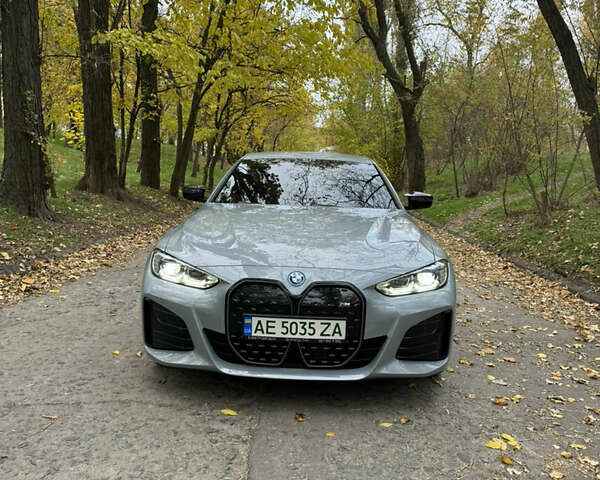 Серый БМВ i4, объемом двигателя 0 л и пробегом 40 тыс. км за 45000 $, фото 1 на Automoto.ua