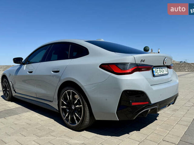 Серый БМВ i4, объемом двигателя 0 л и пробегом 34 тыс. км за 46500 $, фото 5 на Automoto.ua