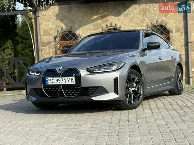 Серый БМВ i4, объемом двигателя 0 л и пробегом 26 тыс. км за 41499 $, фото 39 на Automoto.ua