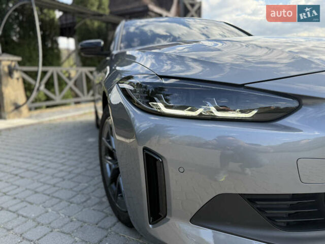 Серый БМВ i4, объемом двигателя 0 л и пробегом 26 тыс. км за 41499 $, фото 28 на Automoto.ua