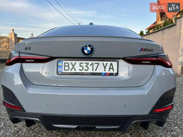 Серый БМВ i4, объемом двигателя 0 л и пробегом 36 тыс. км за 45999 $, фото 7 на Automoto.ua