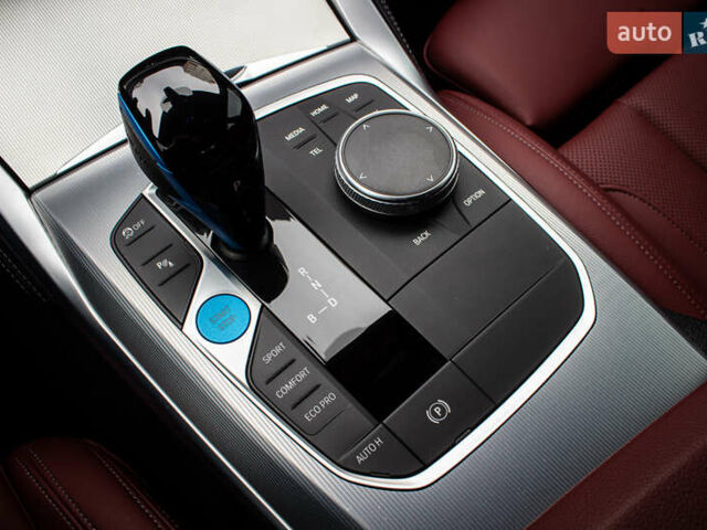 Серый БМВ i4, объемом двигателя 0 л и пробегом 15 тыс. км за 37900 $, фото 46 на Automoto.ua