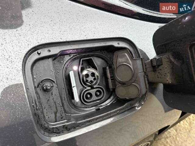 Серый БМВ i4, объемом двигателя 0 л и пробегом 47 тыс. км за 42900 $, фото 43 на Automoto.ua