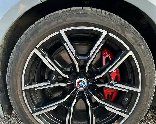 Серый БМВ i4, объемом двигателя 0 л и пробегом 36 тыс. км за 45999 $, фото 36 на Automoto.ua