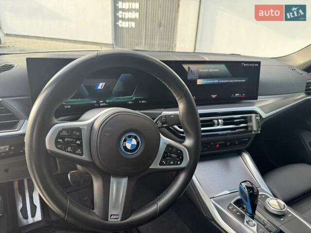 Серый БМВ i4, объемом двигателя 0 л и пробегом 22 тыс. км за 39500 $, фото 17 на Automoto.ua