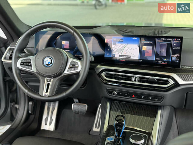 Серый БМВ i4, объемом двигателя 0 л и пробегом 28 тыс. км за 50500 $, фото 14 на Automoto.ua