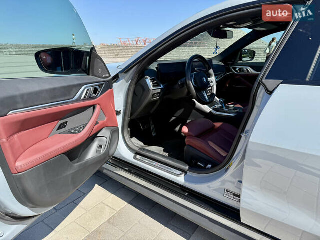 Серый БМВ i4, объемом двигателя 0 л и пробегом 34 тыс. км за 46500 $, фото 8 на Automoto.ua