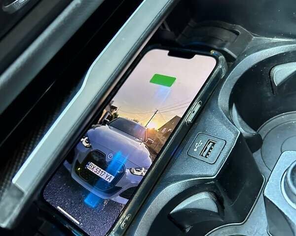 Серый БМВ i4, объемом двигателя 0 л и пробегом 36 тыс. км за 45999 $, фото 25 на Automoto.ua