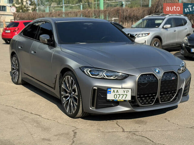 Серый БМВ i4, объемом двигателя 0 л и пробегом 22 тыс. км за 59900 $, фото 2 на Automoto.ua