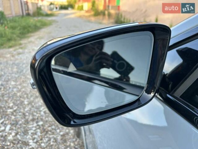 Серый БМВ i4, объемом двигателя 0 л и пробегом 36 тыс. км за 45999 $, фото 21 на Automoto.ua