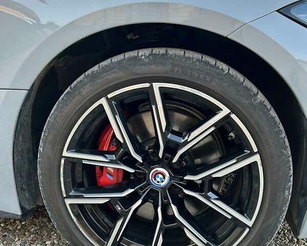 Серый БМВ i4, объемом двигателя 0 л и пробегом 36 тыс. км за 45999 $, фото 22 на Automoto.ua