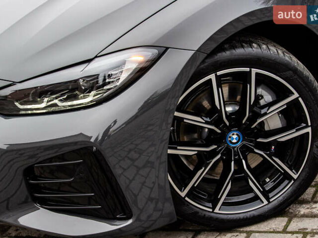 Серый БМВ i4, объемом двигателя 0 л и пробегом 15 тыс. км за 37900 $, фото 6 на Automoto.ua