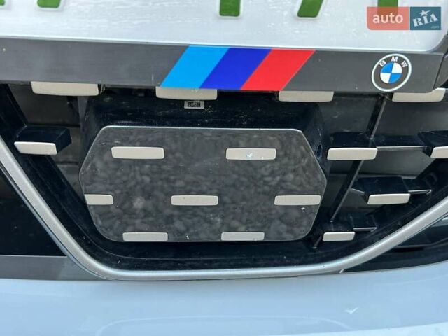 Серый БМВ i4, объемом двигателя 0 л и пробегом 36 тыс. км за 45999 $, фото 19 на Automoto.ua