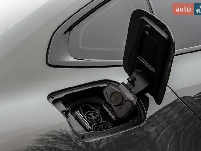 Серый БМВ i4, объемом двигателя 0 л и пробегом 15 тыс. км за 37900 $, фото 37 на Automoto.ua