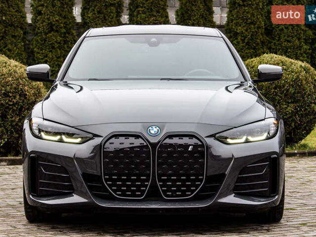 Серый БМВ i4, объемом двигателя 0 л и пробегом 15 тыс. км за 37900 $, фото 4 на Automoto.ua