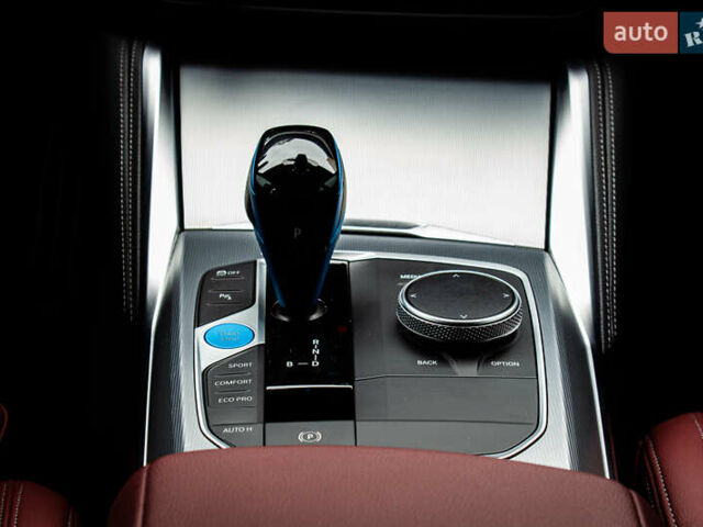 Серый БМВ i4, объемом двигателя 0 л и пробегом 15 тыс. км за 37900 $, фото 49 на Automoto.ua