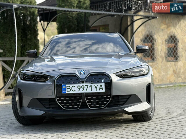Серый БМВ i4, объемом двигателя 0 л и пробегом 26 тыс. км за 41499 $, фото 6 на Automoto.ua