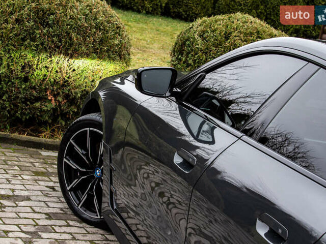 Серый БМВ i4, объемом двигателя 0 л и пробегом 15 тыс. км за 37900 $, фото 2 на Automoto.ua