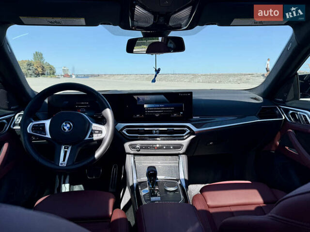 Серый БМВ i4, объемом двигателя 0 л и пробегом 34 тыс. км за 46500 $, фото 10 на Automoto.ua