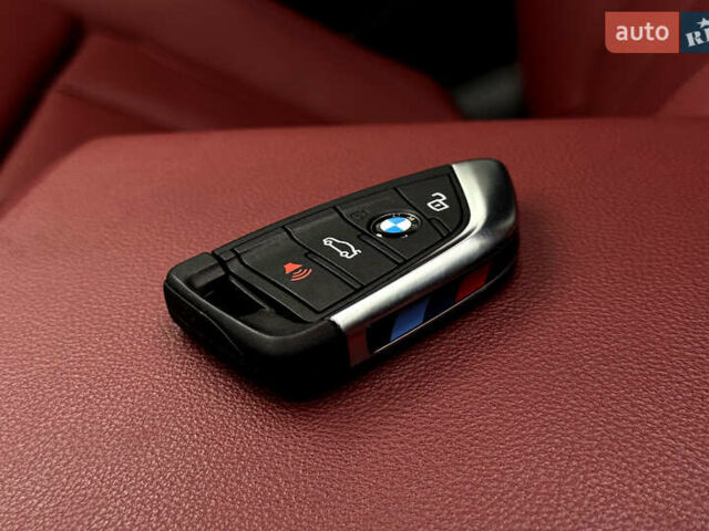 Серый БМВ i4, объемом двигателя 0 л и пробегом 11 тыс. км за 47500 $, фото 18 на Automoto.ua