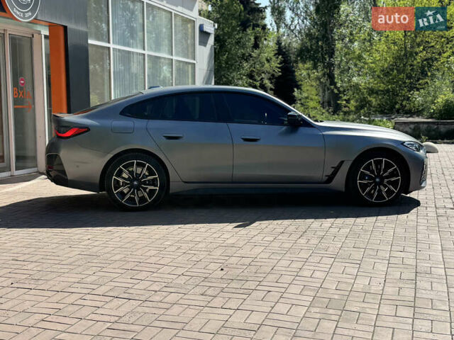 Серый БМВ i4, объемом двигателя 0 л и пробегом 4 тыс. км за 46900 $, фото 5 на Automoto.ua
