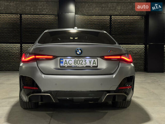 Серый БМВ i4, объемом двигателя 0 л и пробегом 46 тыс. км за 45500 $, фото 3 на Automoto.ua