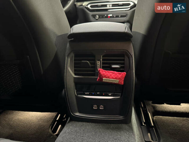 Серый БМВ i4, объемом двигателя 0 л и пробегом 46 тыс. км за 45500 $, фото 14 на Automoto.ua