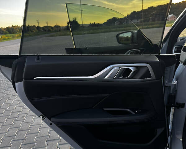 Серый БМВ i4, объемом двигателя 0 л и пробегом 31 тыс. км за 51290 $, фото 14 на Automoto.ua