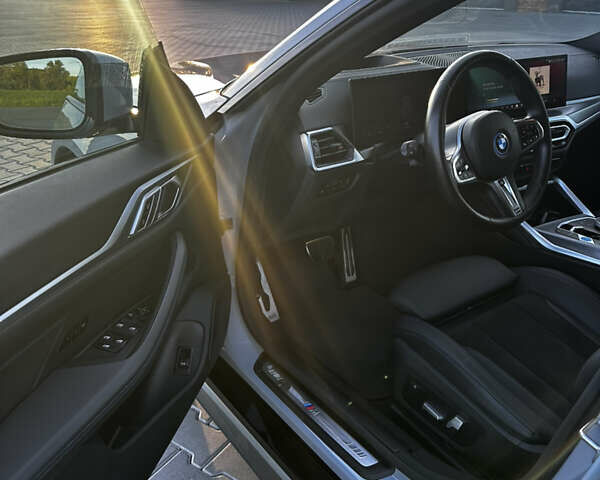 Серый БМВ i4, объемом двигателя 0 л и пробегом 31 тыс. км за 51290 $, фото 18 на Automoto.ua