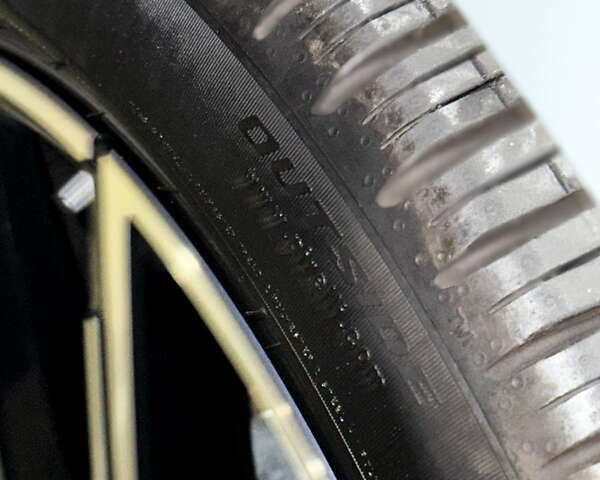 Серый БМВ i4, объемом двигателя 0 л и пробегом 6 тыс. км за 42000 $, фото 21 на Automoto.ua