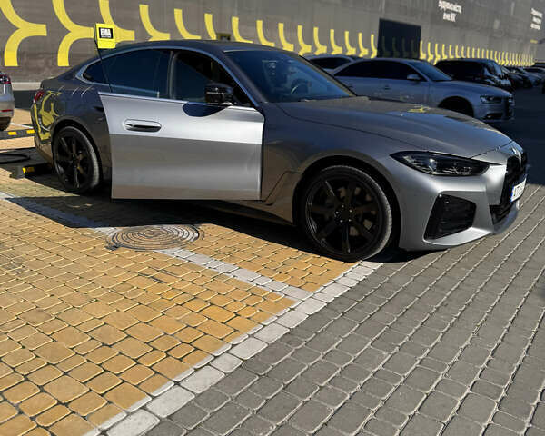 Серый БМВ i4, объемом двигателя 0 л и пробегом 36 тыс. км за 31300 $, фото 8 на Automoto.ua