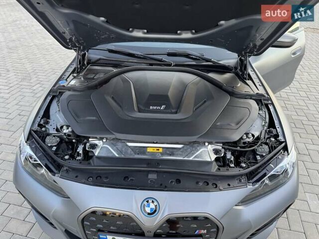 Серый БМВ i4, объемом двигателя 0 л и пробегом 40 тыс. км за 47000 $, фото 39 на Automoto.ua