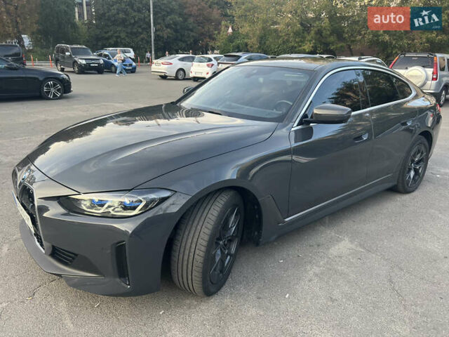 Серый БМВ i4, объемом двигателя 0 л и пробегом 31 тыс. км за 39000 $, фото 9 на Automoto.ua